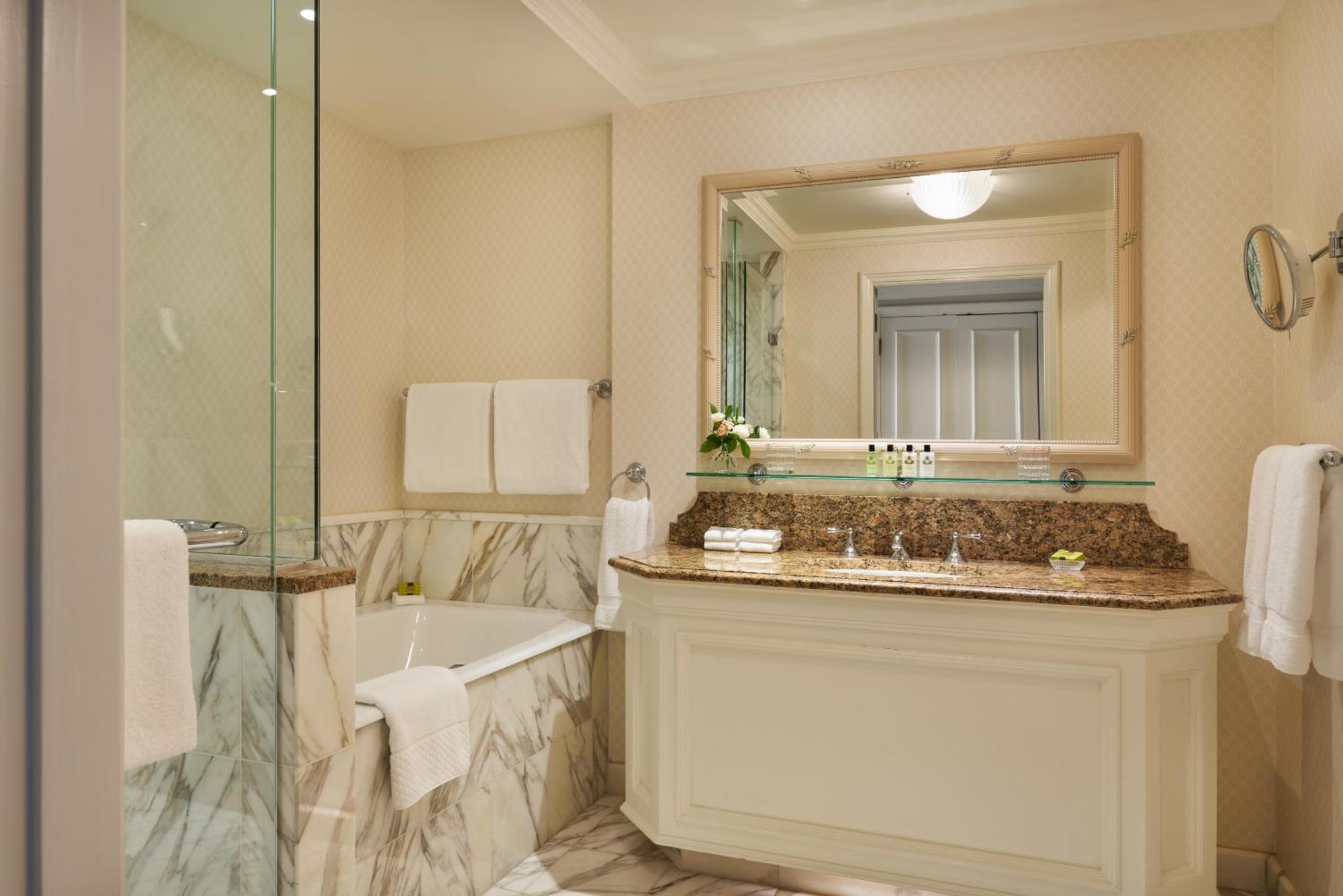 Suite com 1 Quarto e Varanda