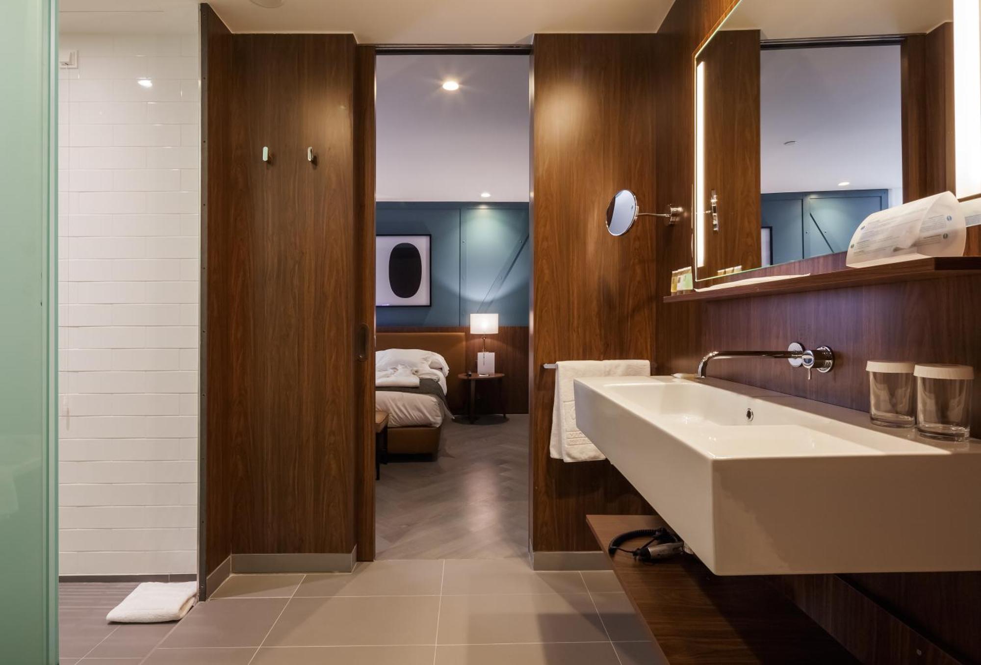 Vincci Room