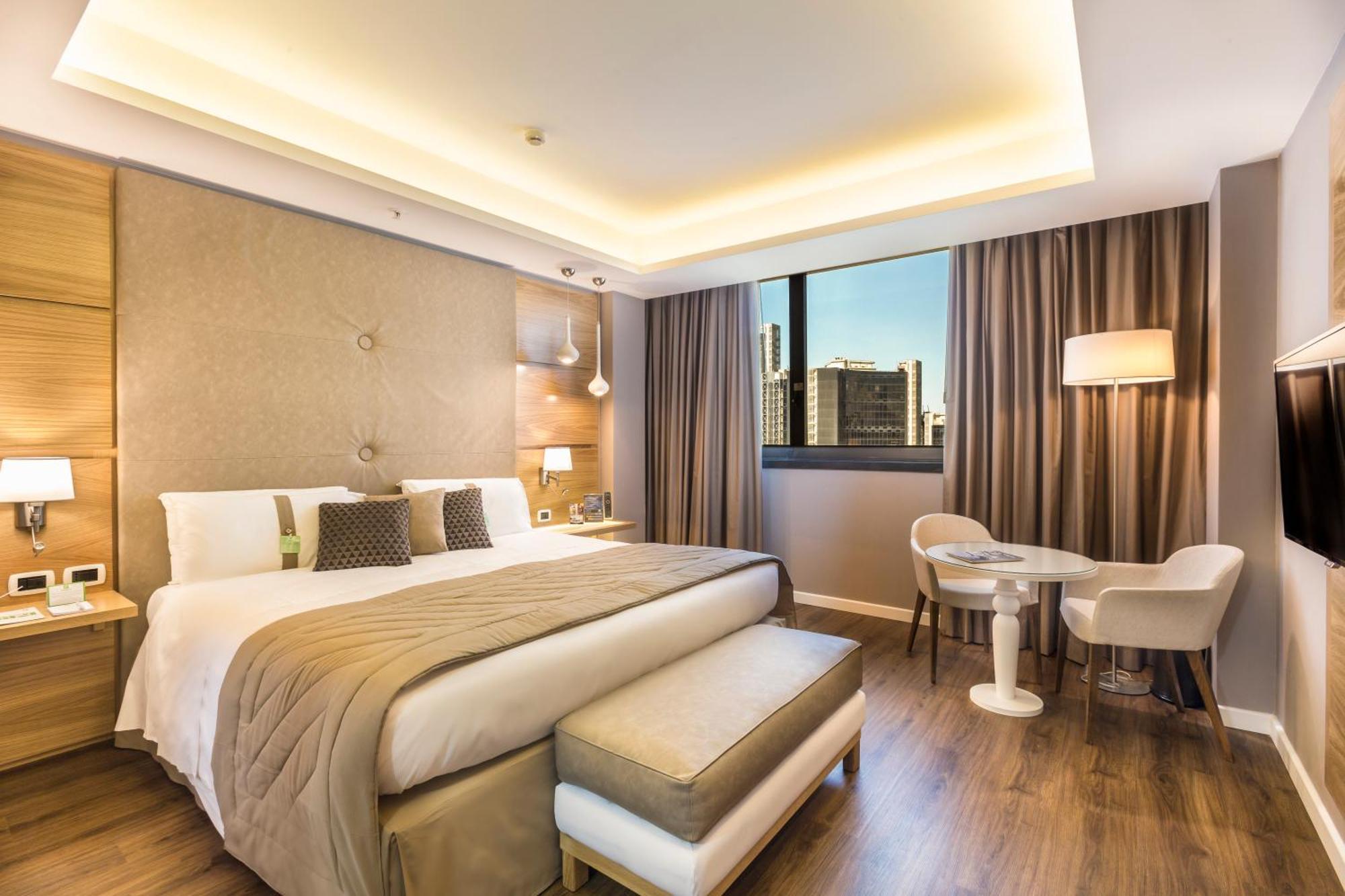Suíte Grande de 1 Quarto com Cama King-size