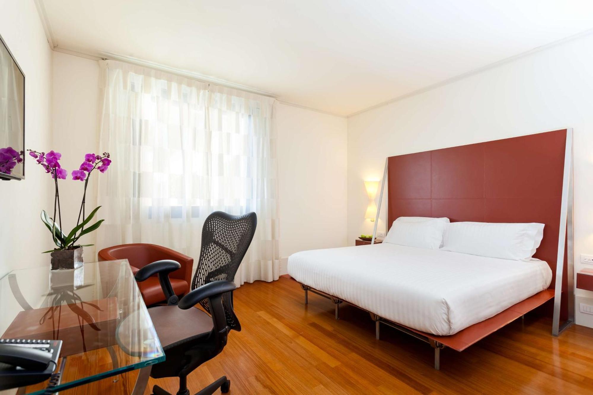Zimmer mit Kingsize-Bett