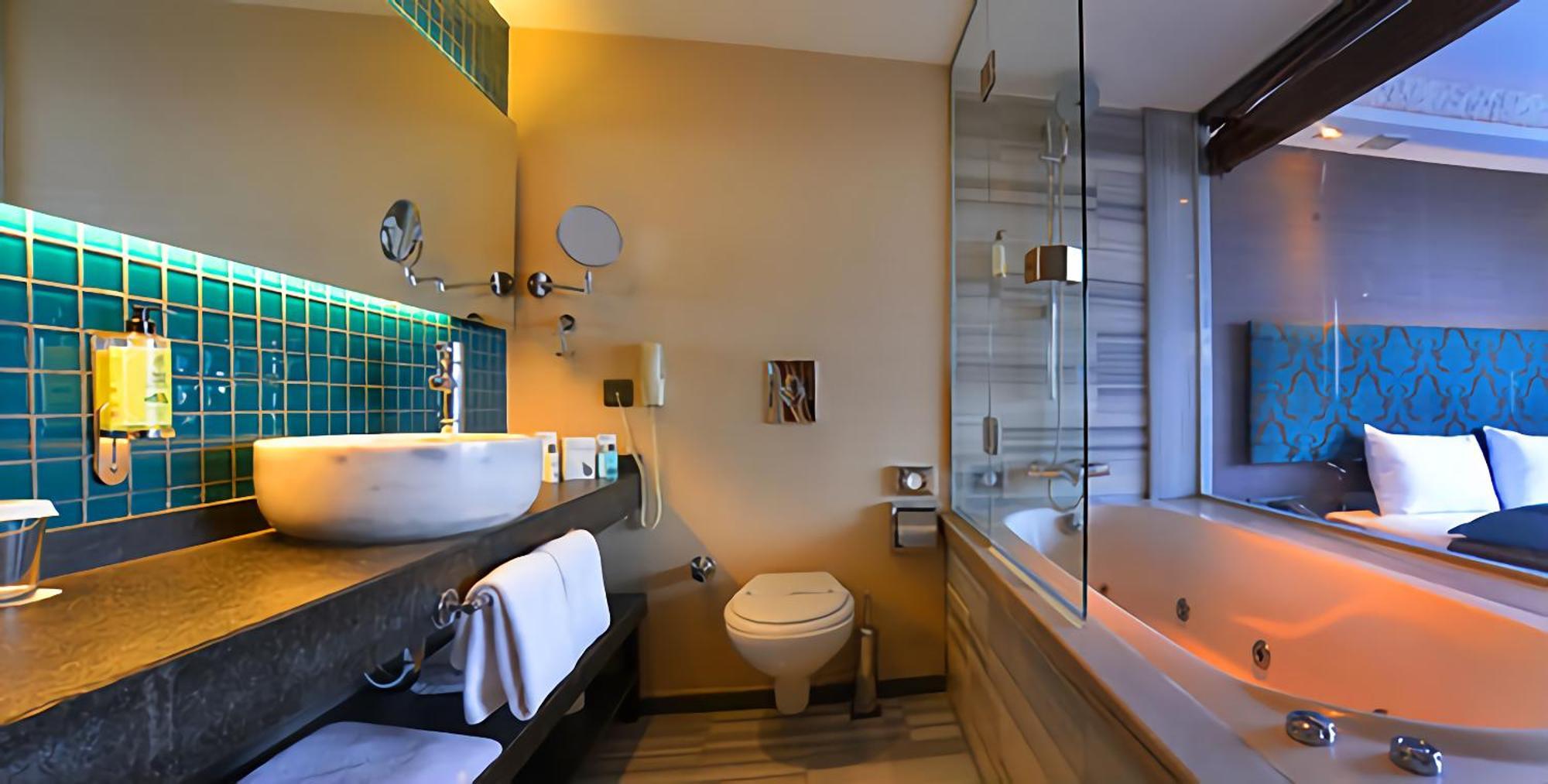 Habitación Doble Executive con baño y balcón