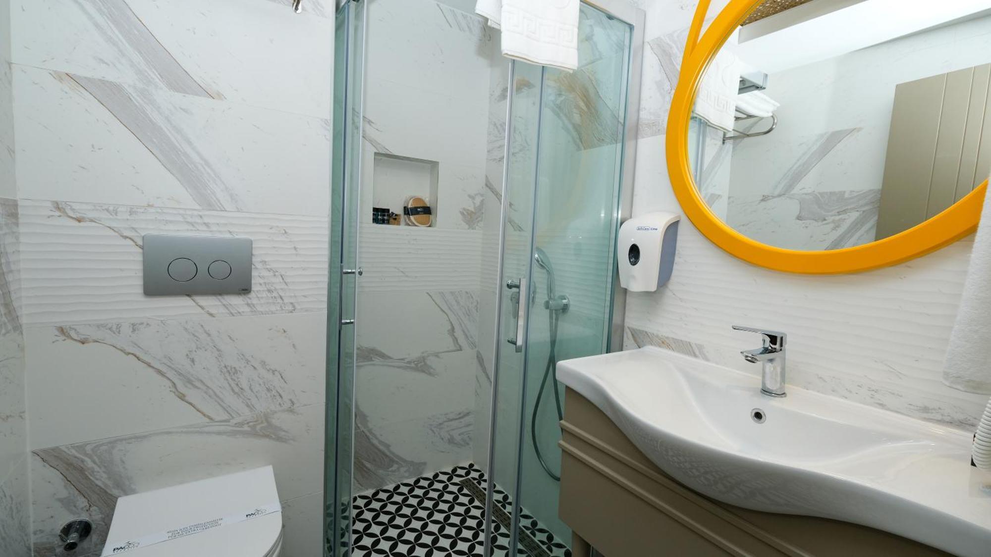 Deluxe Double or Twin Room with Sea View
