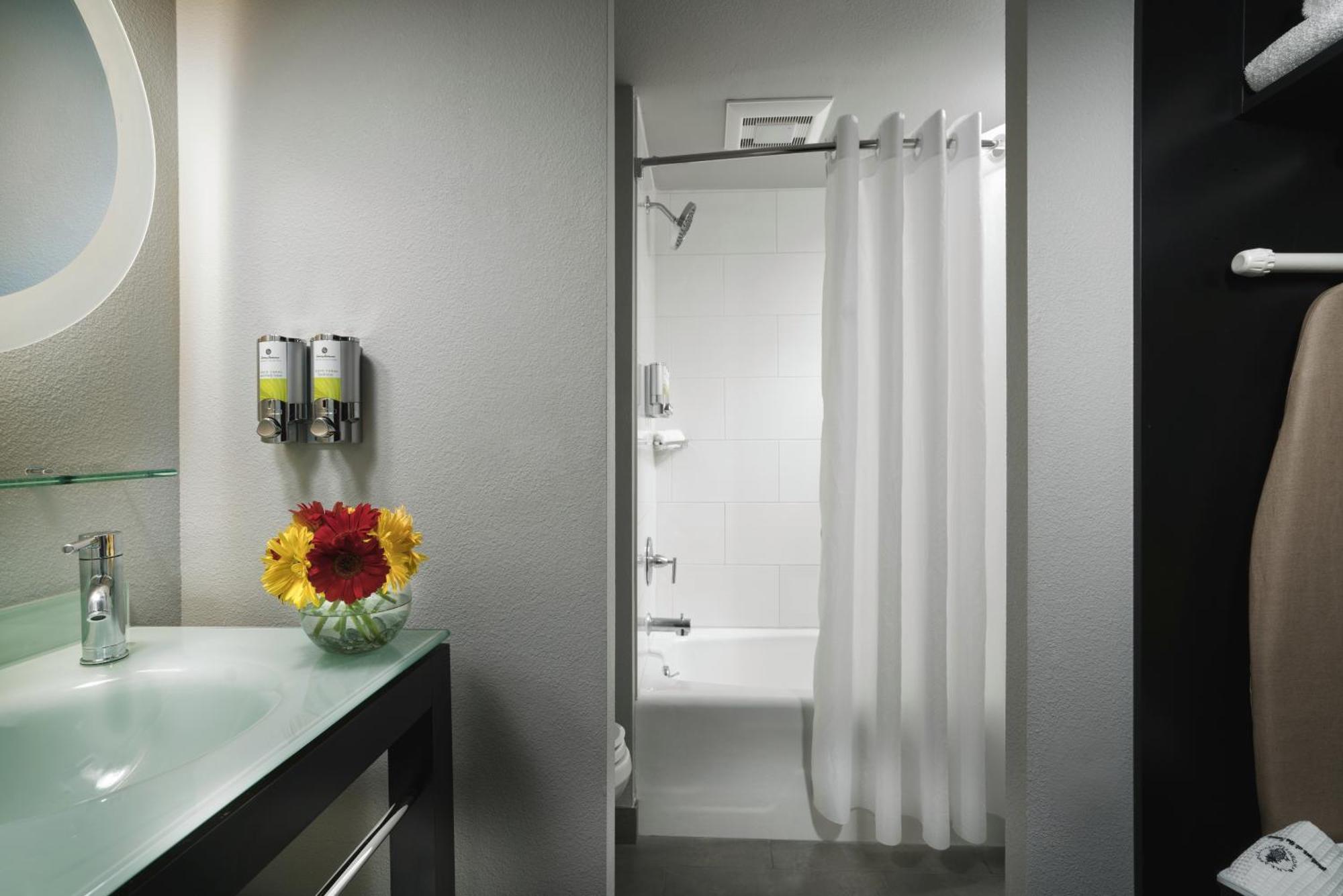 Urban Queen w or Tub