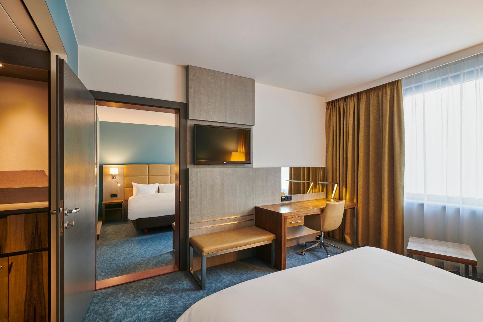 Standard Room,1435961608:JPEG