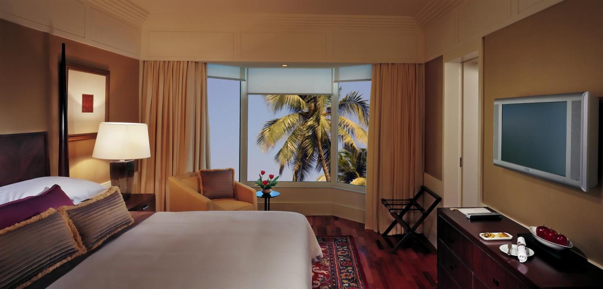 Deluxe Suite Complimentary Airport transfer Lounge Accesscomplimentary usage of meeting room two hours per,1277659927:JPEG