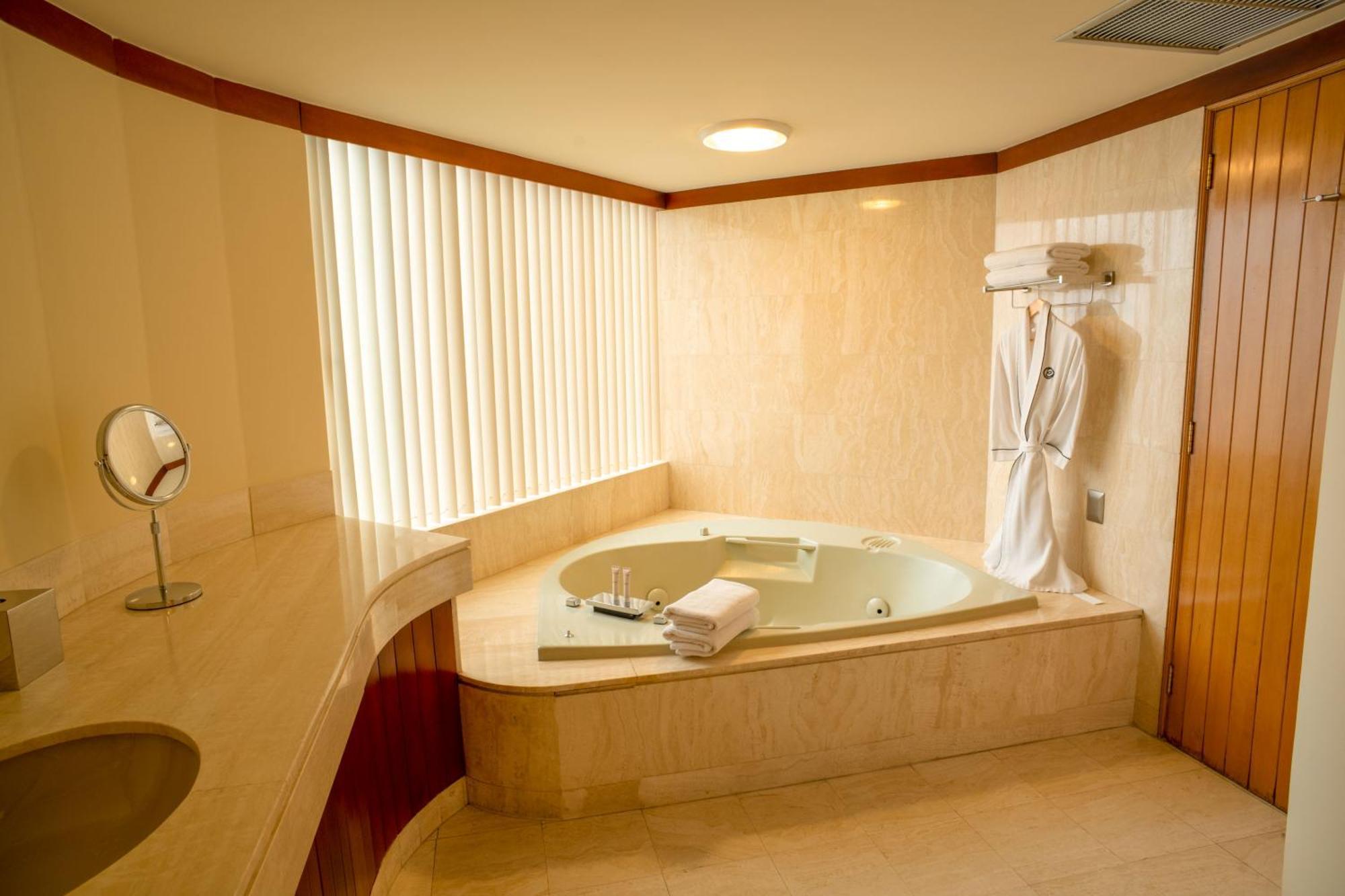Premium King Room