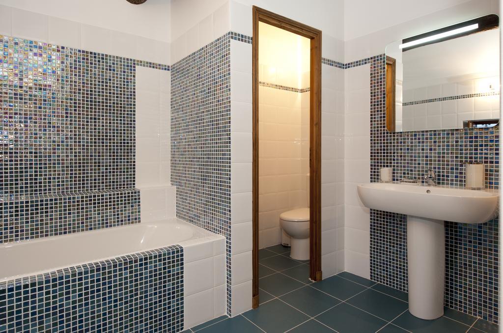 Superior Double Room Bath