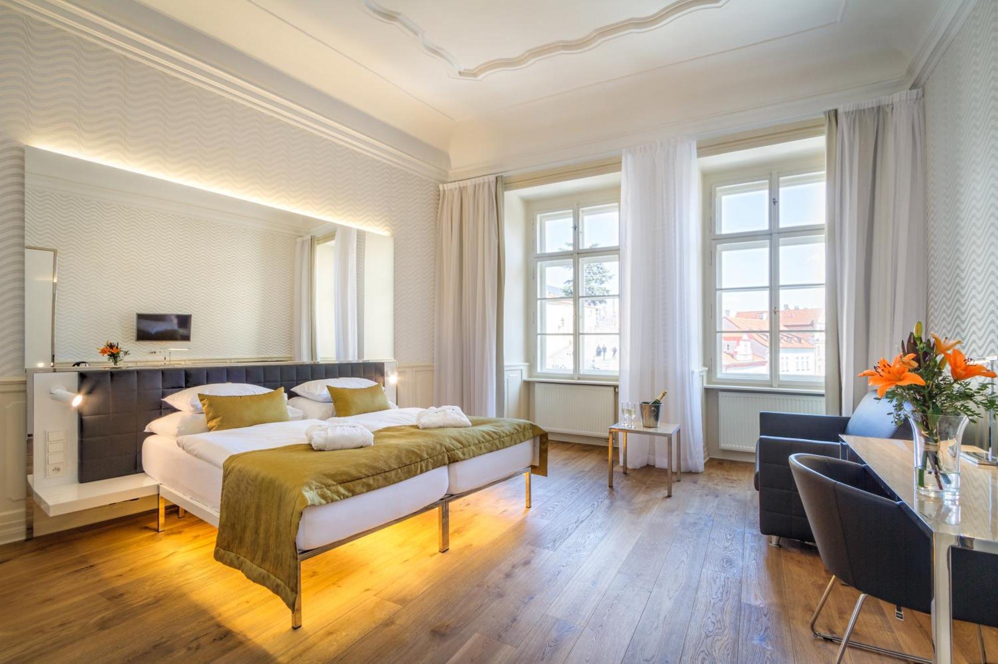 Deluxe Double Room City View