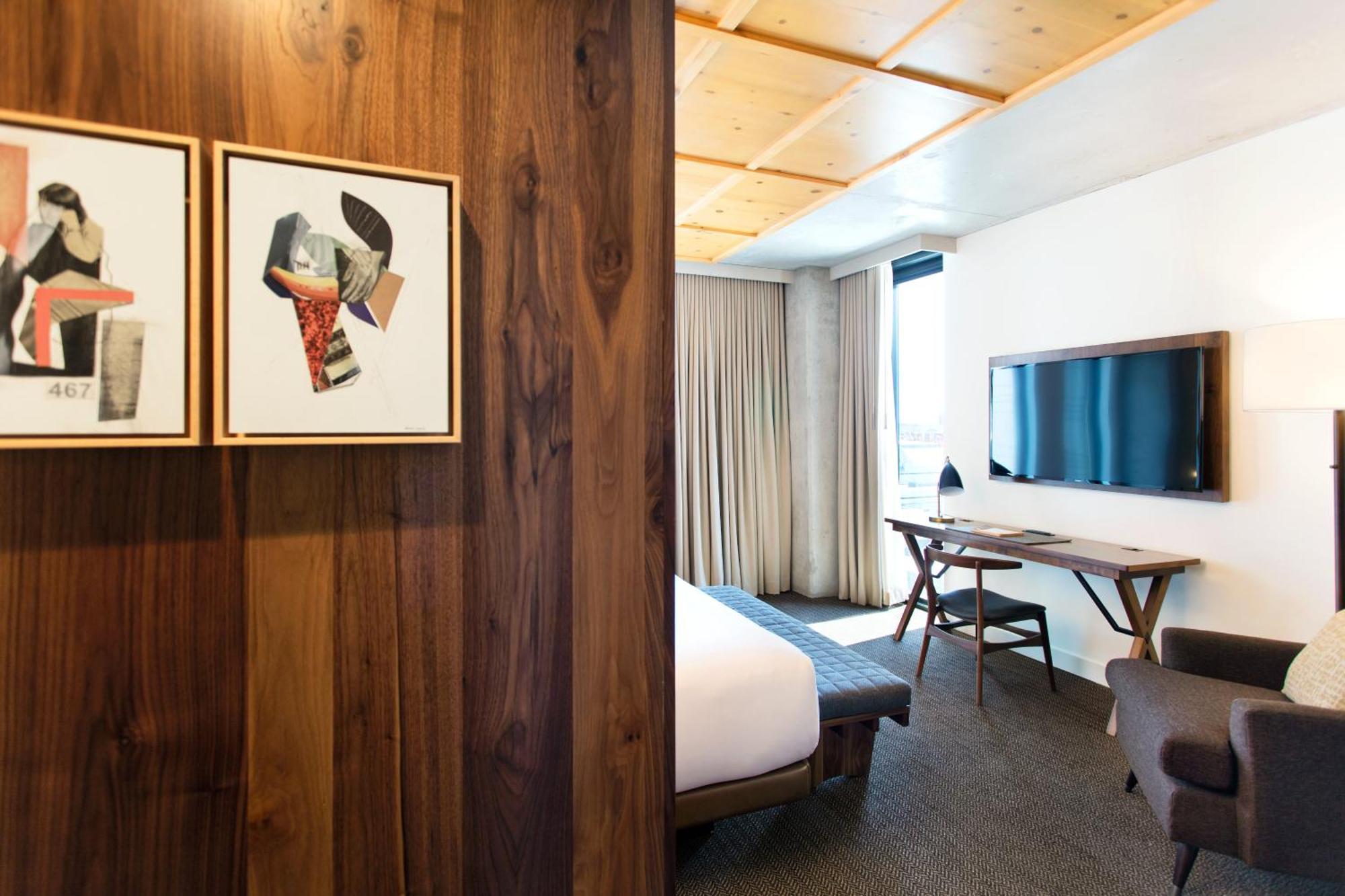 Deluxe King Union Station View,1554262816:JPEG