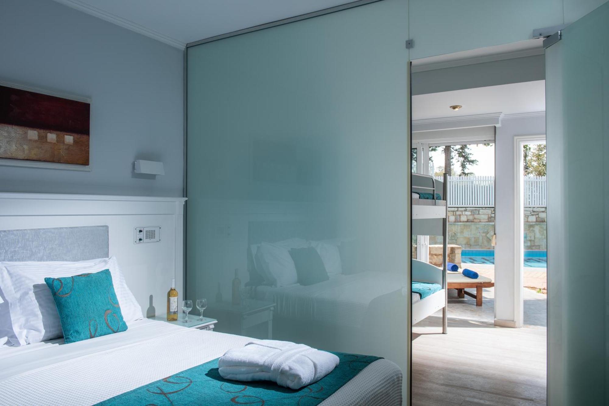 Suite Familiale avec Piscine Commune