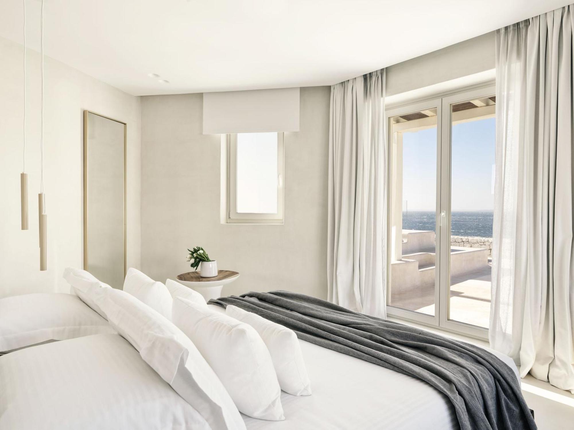 Deluxe Room Heated Jetted Tub Sea View