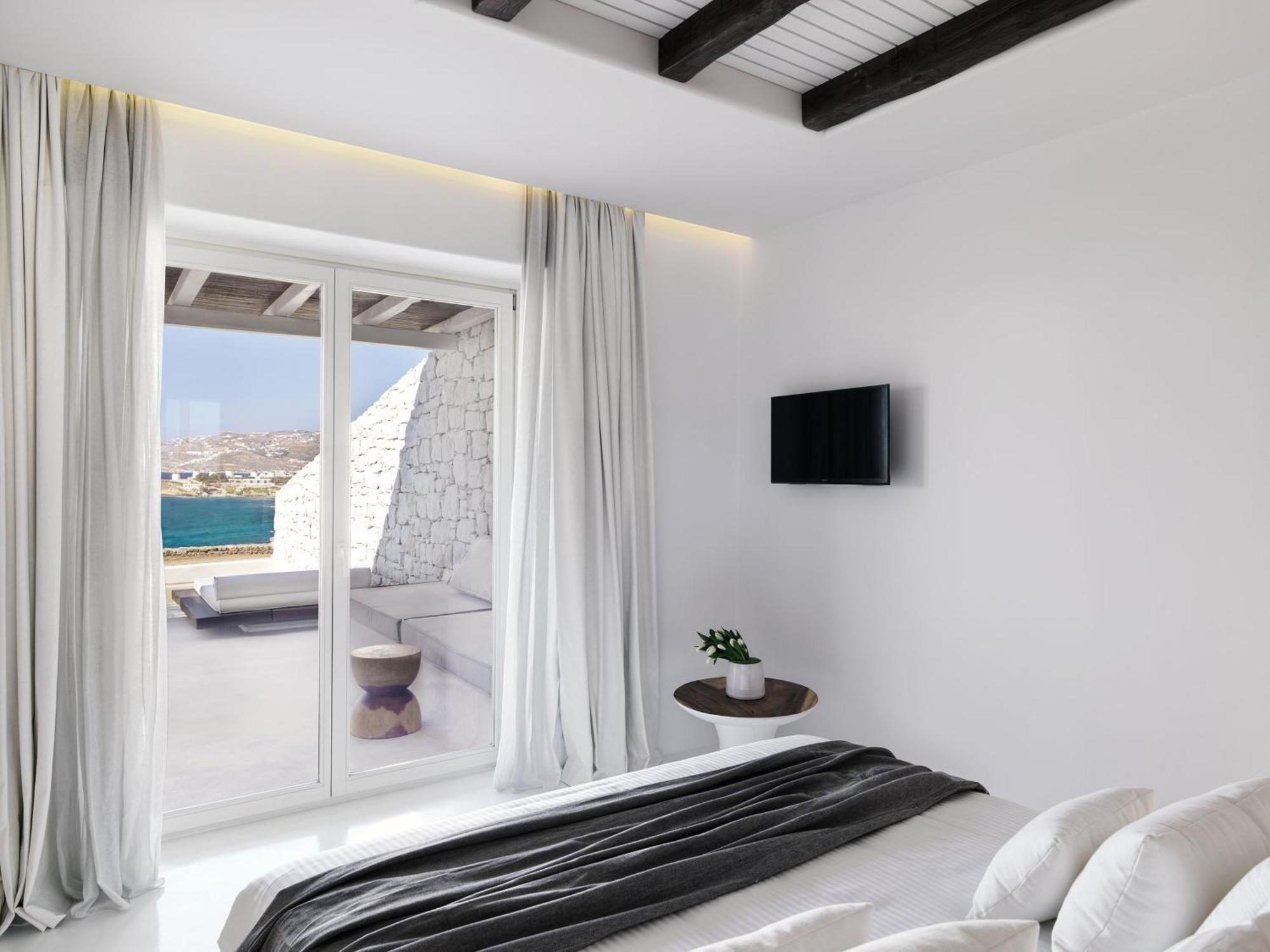 Junior Suite Private Heated Pool Sea View