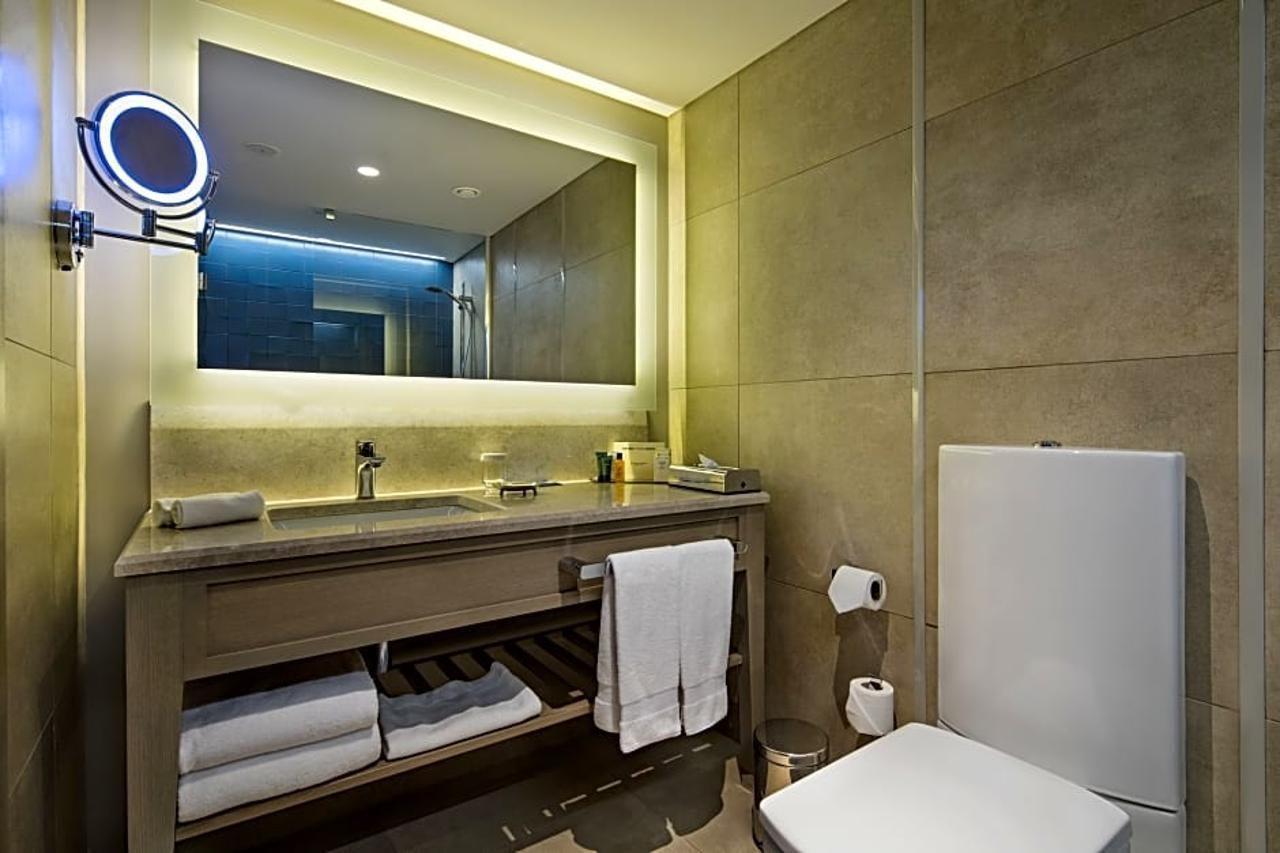 Executive Twin Room with Bay View