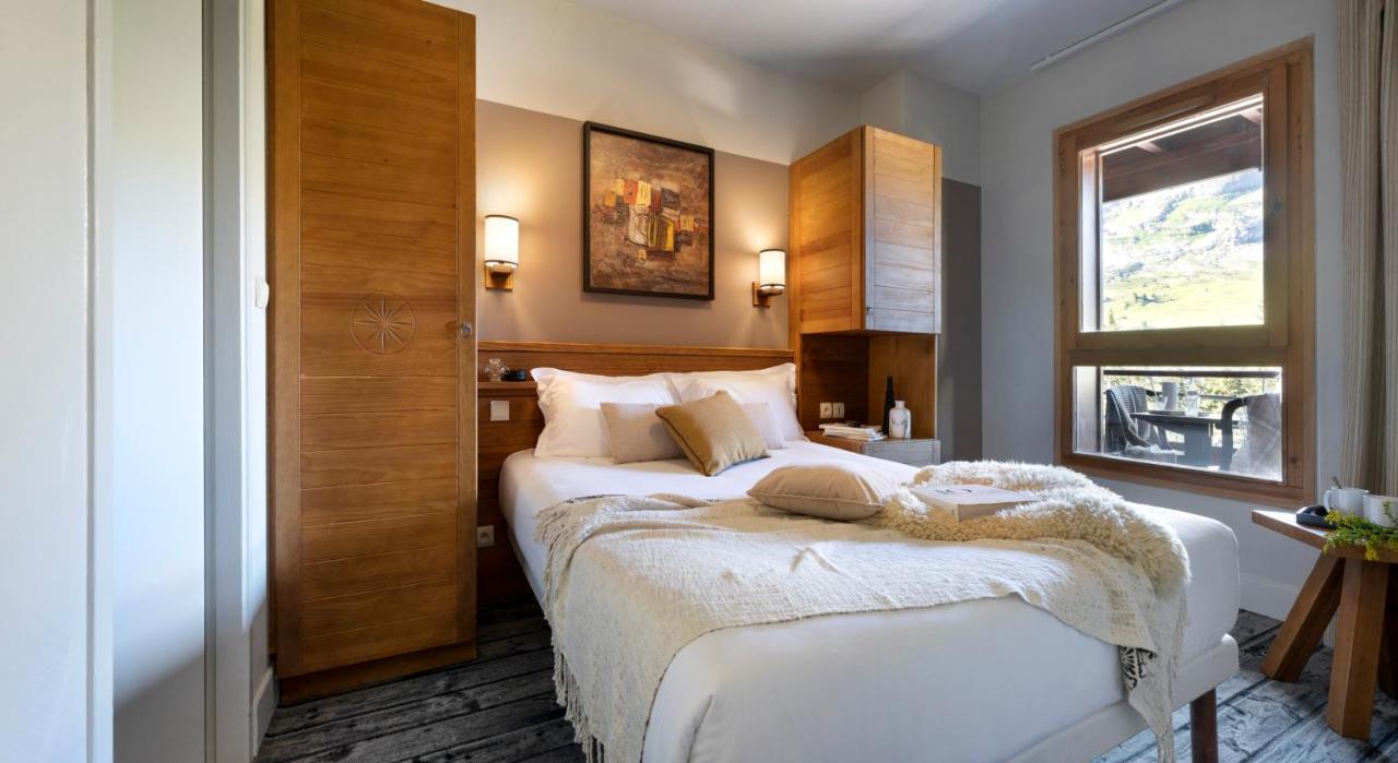 Two-Bedroom Apartment Balcony Mountain View
