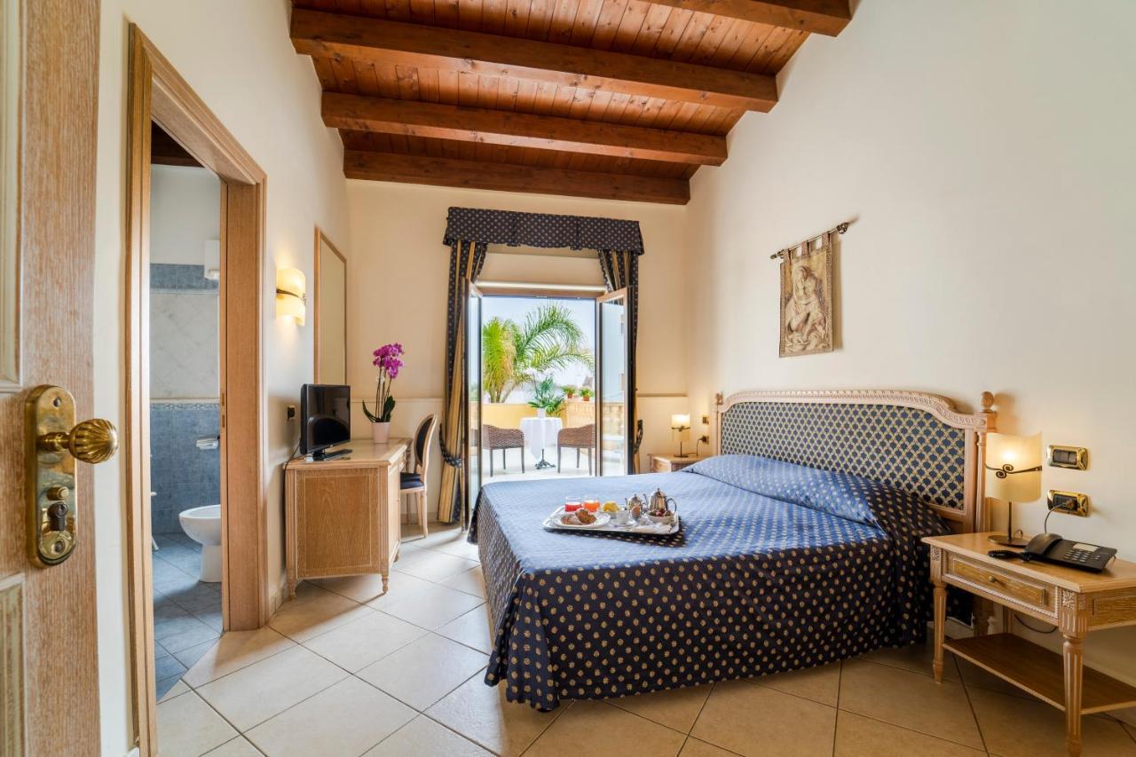 Double or Twin Room Terrace