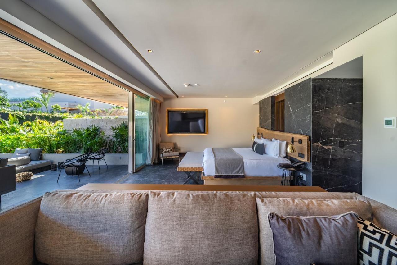 Suite Master con acceso directo al agua y vistas tropicales