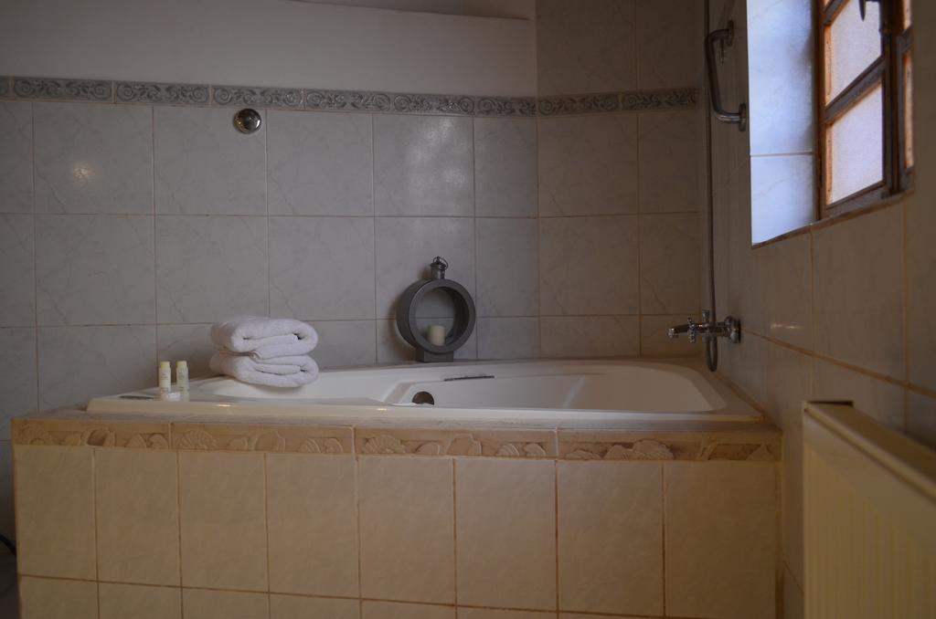 Quarto Duplo com Banheira de Hidromassagem