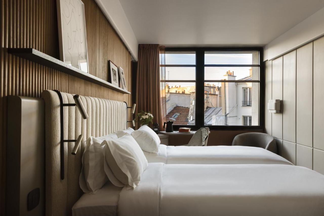 "Signature" Room