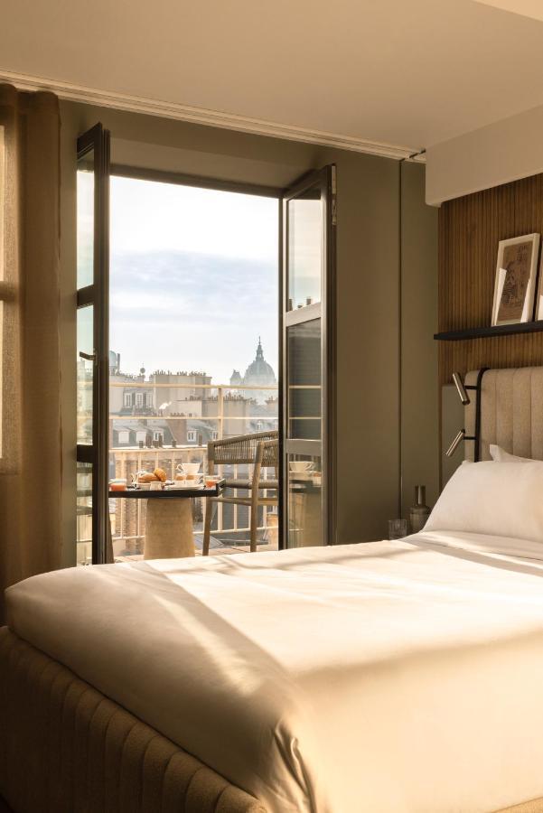 "Signature" Room Terrace Eiffel Tower View