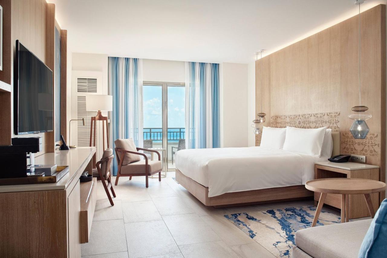 Premium Ocean View Deluxe King with Balcony,1352394436:JPEG