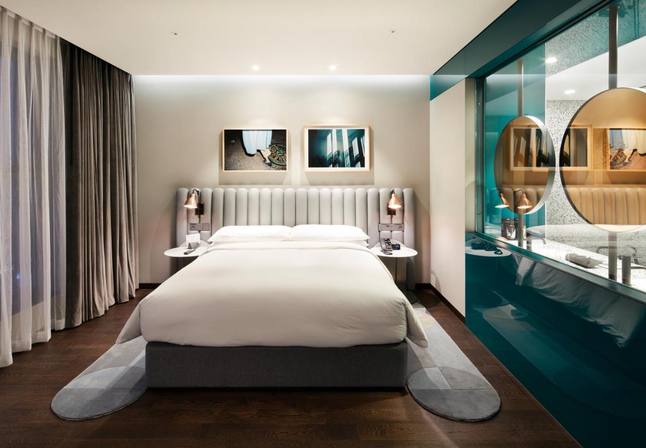 Director Suite, 1 Bedroom Suite, 1 King, City view,1350837448:JPEG