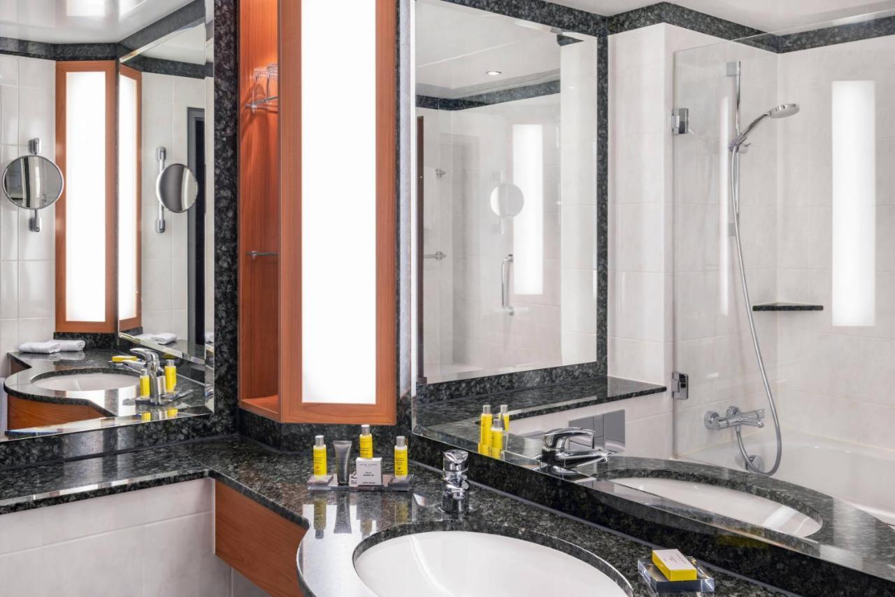 Quarto com 2 Camas de Solteiro e Vista Panorâmica