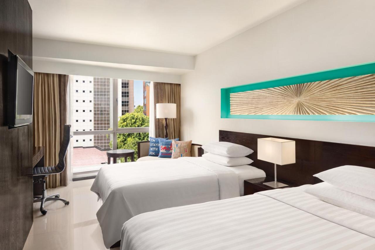 Deluxe Twin Room Return Airport Transfer Complimentary Wifi,1098125397:JPEG