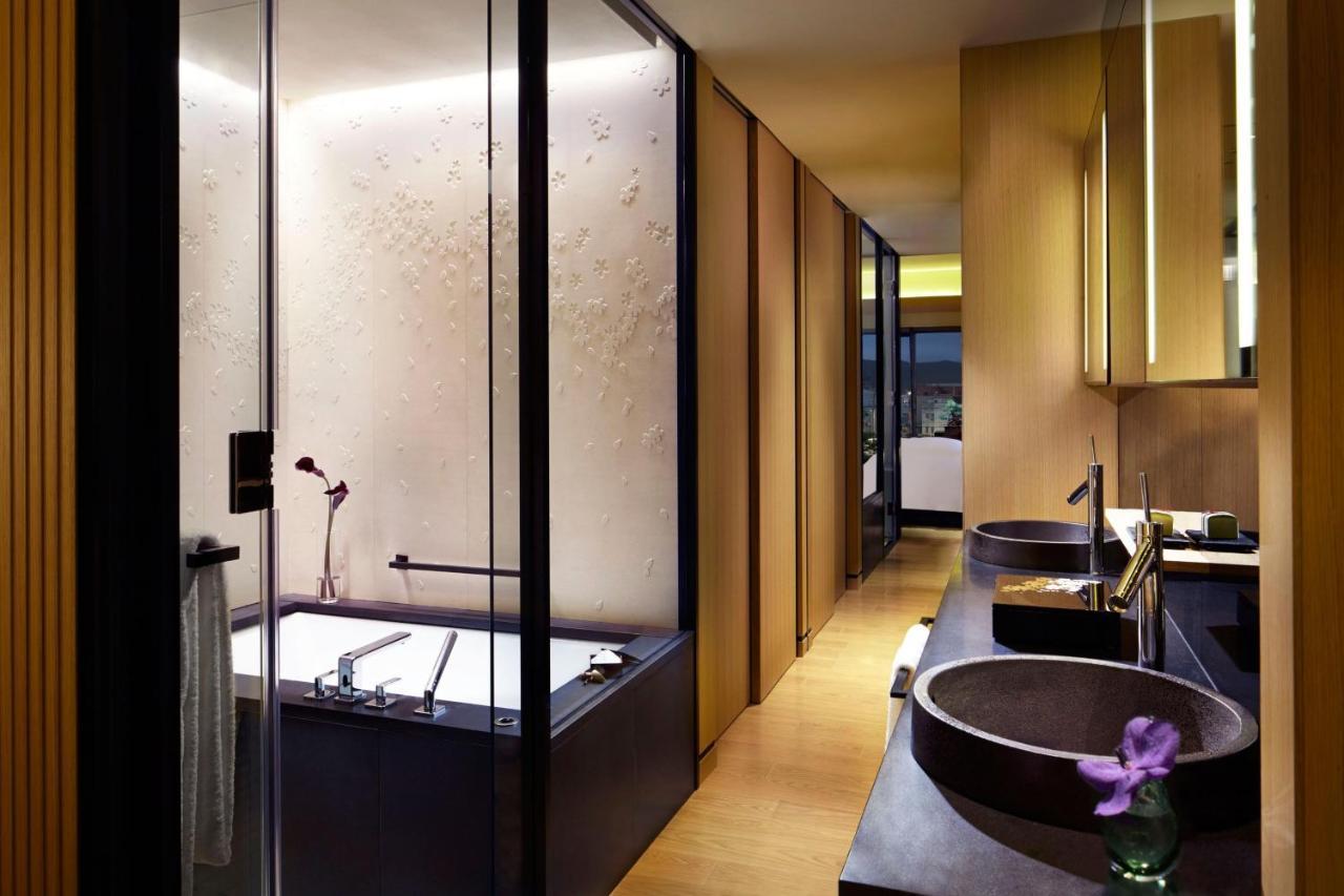 Acomodação Grand Deluxe com Cama King-size e Vista do Rio Kamo