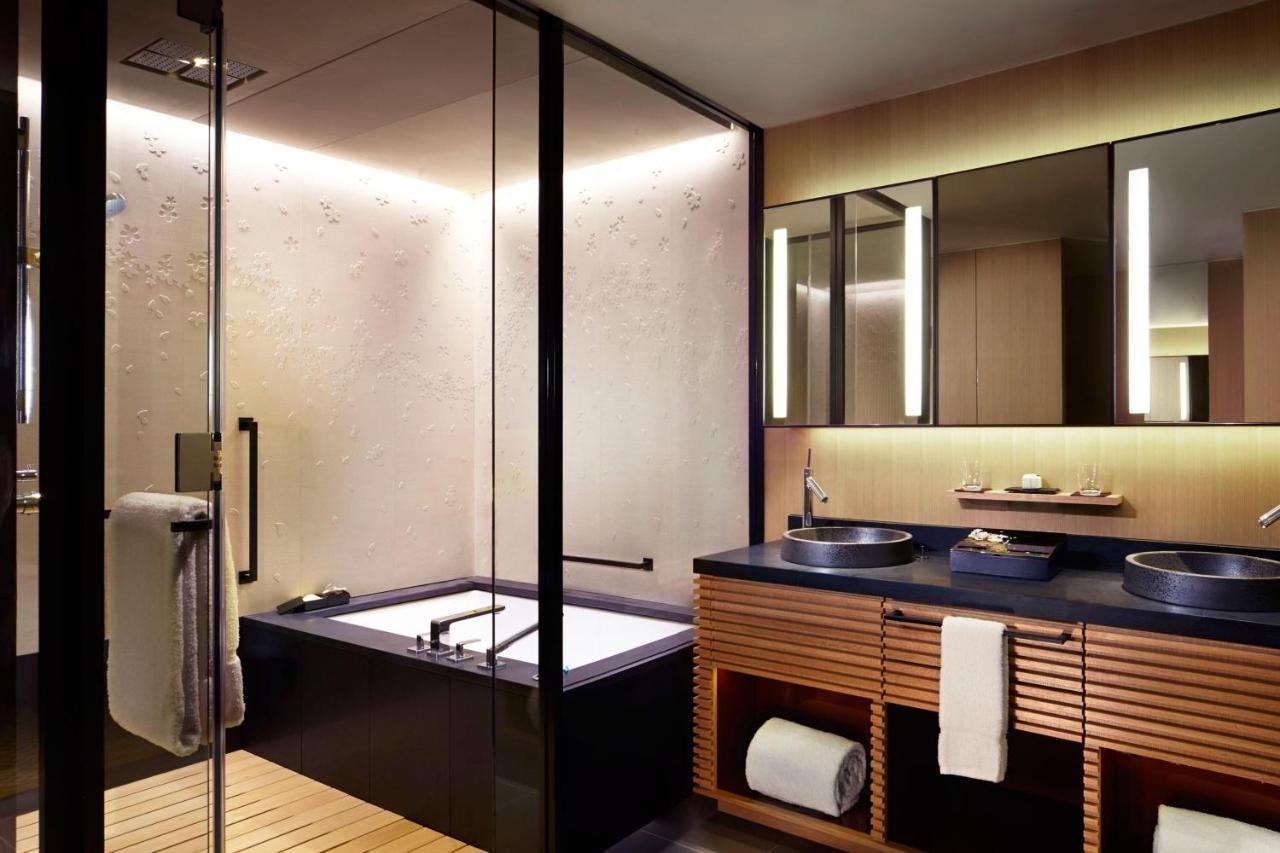 Suíte KAMOGAWA de 1 Quarto Mais Ampla com 2 Camas de Casal e Vista do Rio