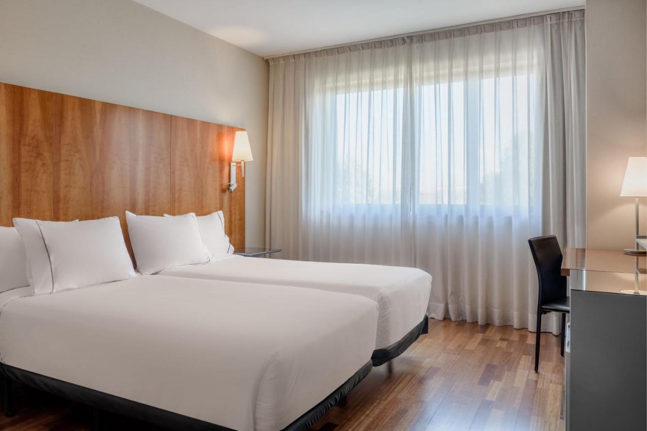 Twin Room,1359119813:JPEG