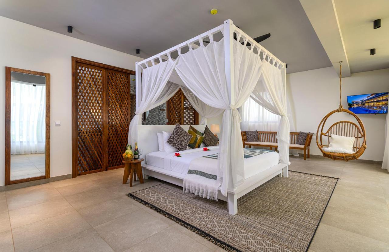 Suite with Hot Tub