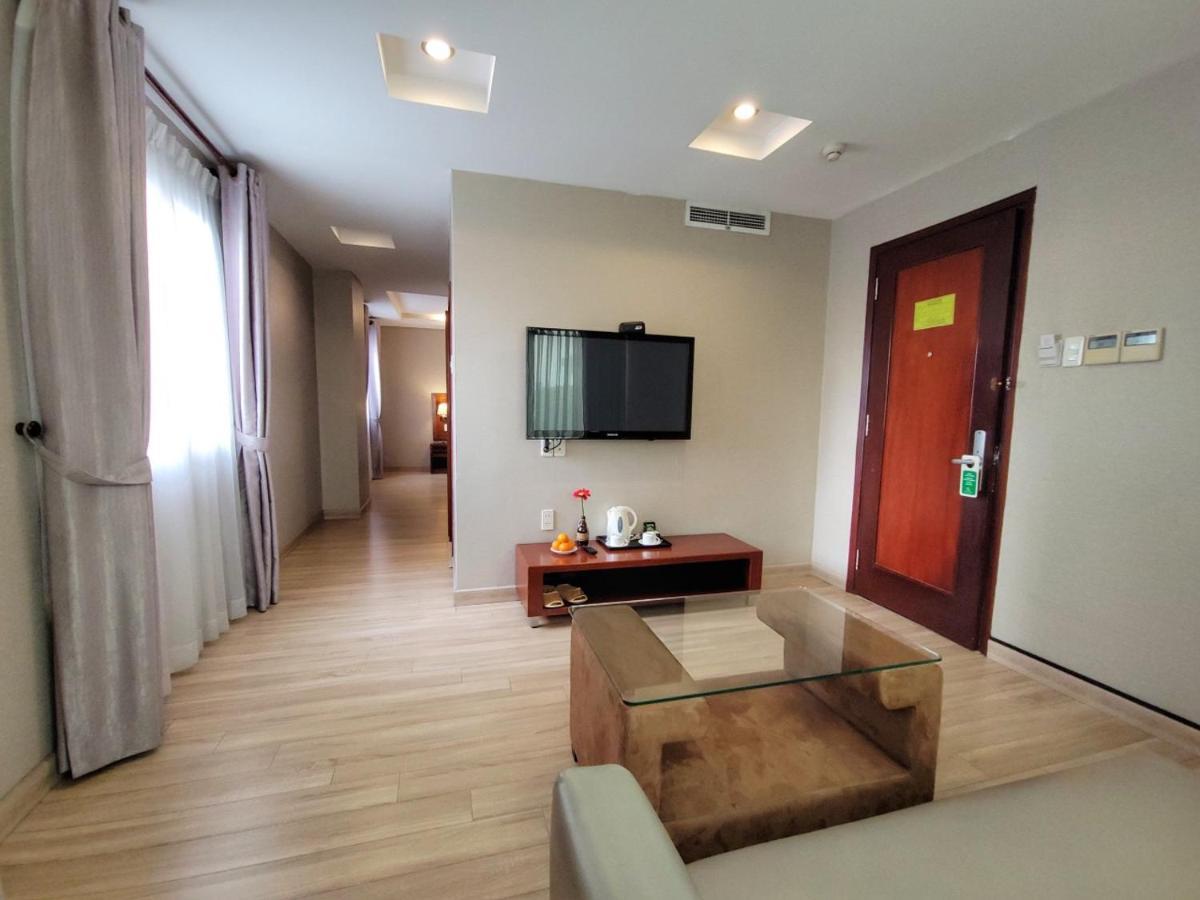 Aristo Suite room (Free minibar),1363644083:JPEG