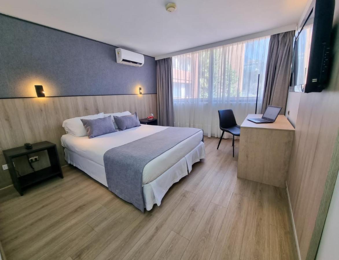 Standard Queen Room