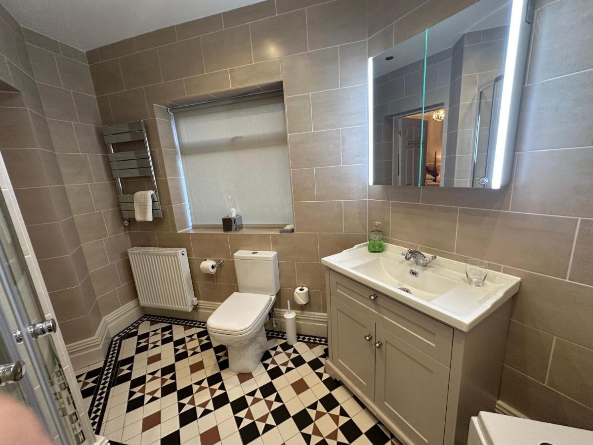 Super Deluxe Triple Room Ensuite & Jacuzzi Bath,1366837478:JPEG