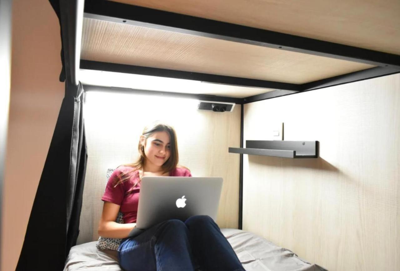 Bed in een Gemengde Slaapzaal met 4 Bedden en Eigen Badkamer
