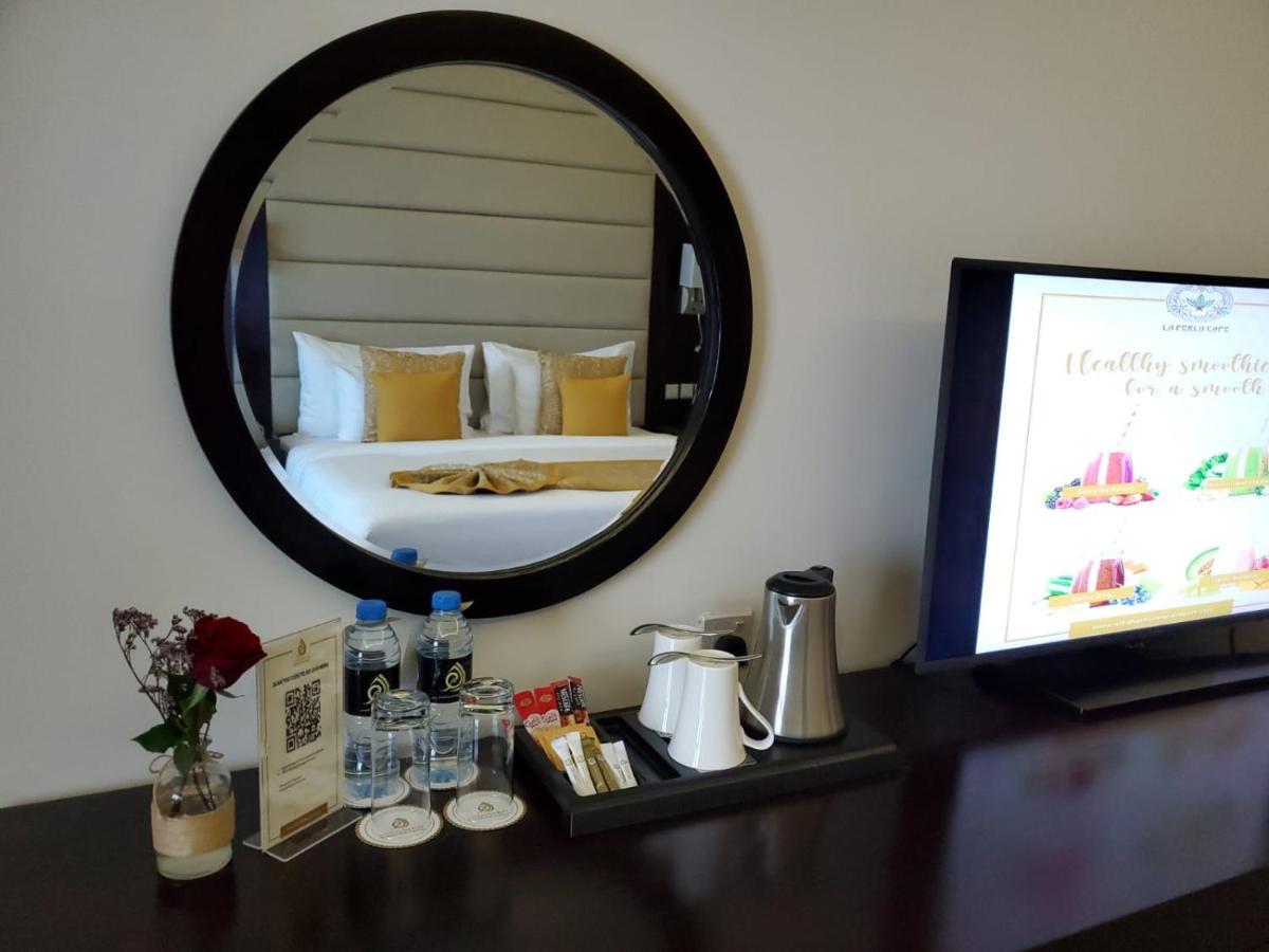 Deluxe Zimmer mit Kingsize-Bett und Meerblick