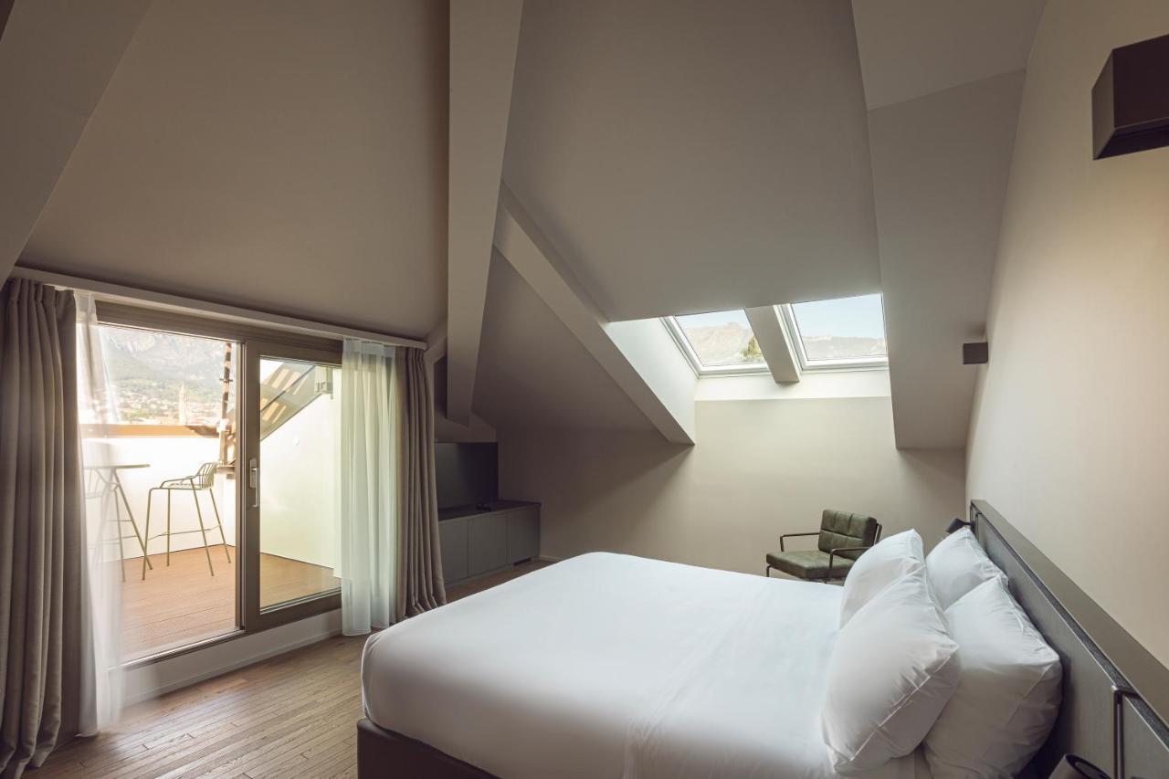 Deluxe Double Room Lake View Terrace
