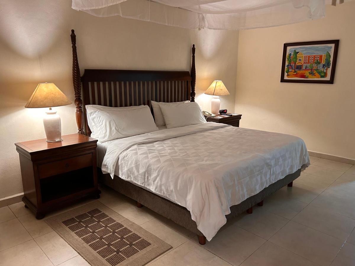 Standard King Room,1421731431:JPEG