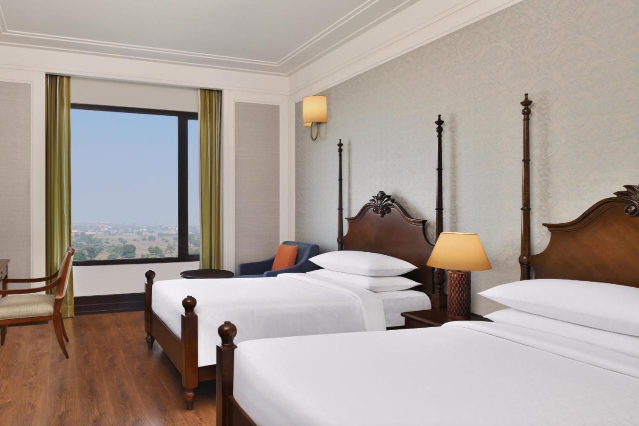 Executive level, Guest room, Garden view,Club Lounge Access,Complimentary Cocktails/ Non Alcoholic beverages, Sat,Sun -1800-2000 hours, Legal dry days excluded