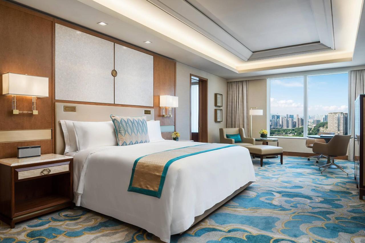 Grand Deluxe Room Larger Guest room 1 King,1742966424:JPEG