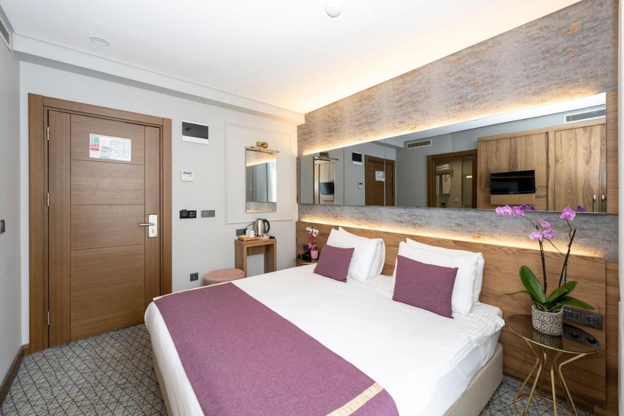 Double or Twin Room Balcony