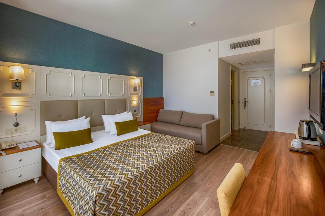 Double Room with Pool View,1651889304:JPEG