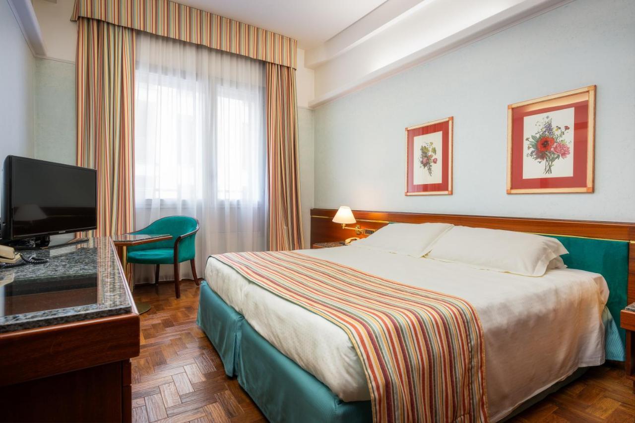 Quarto Deluxe com Cama de Casal ou 2 de Solteiro
