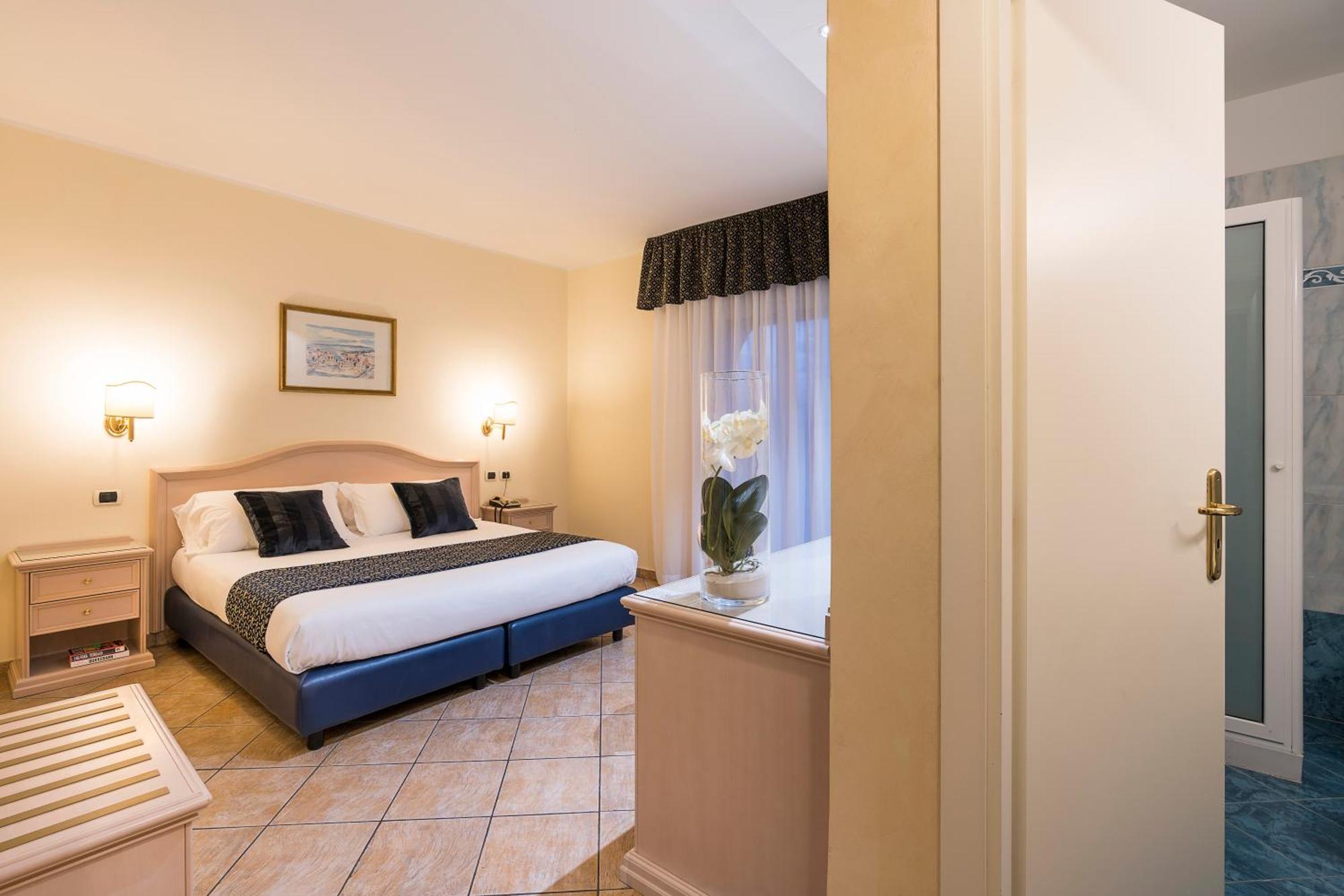 Double or Twin Room,1433775124:JPEG