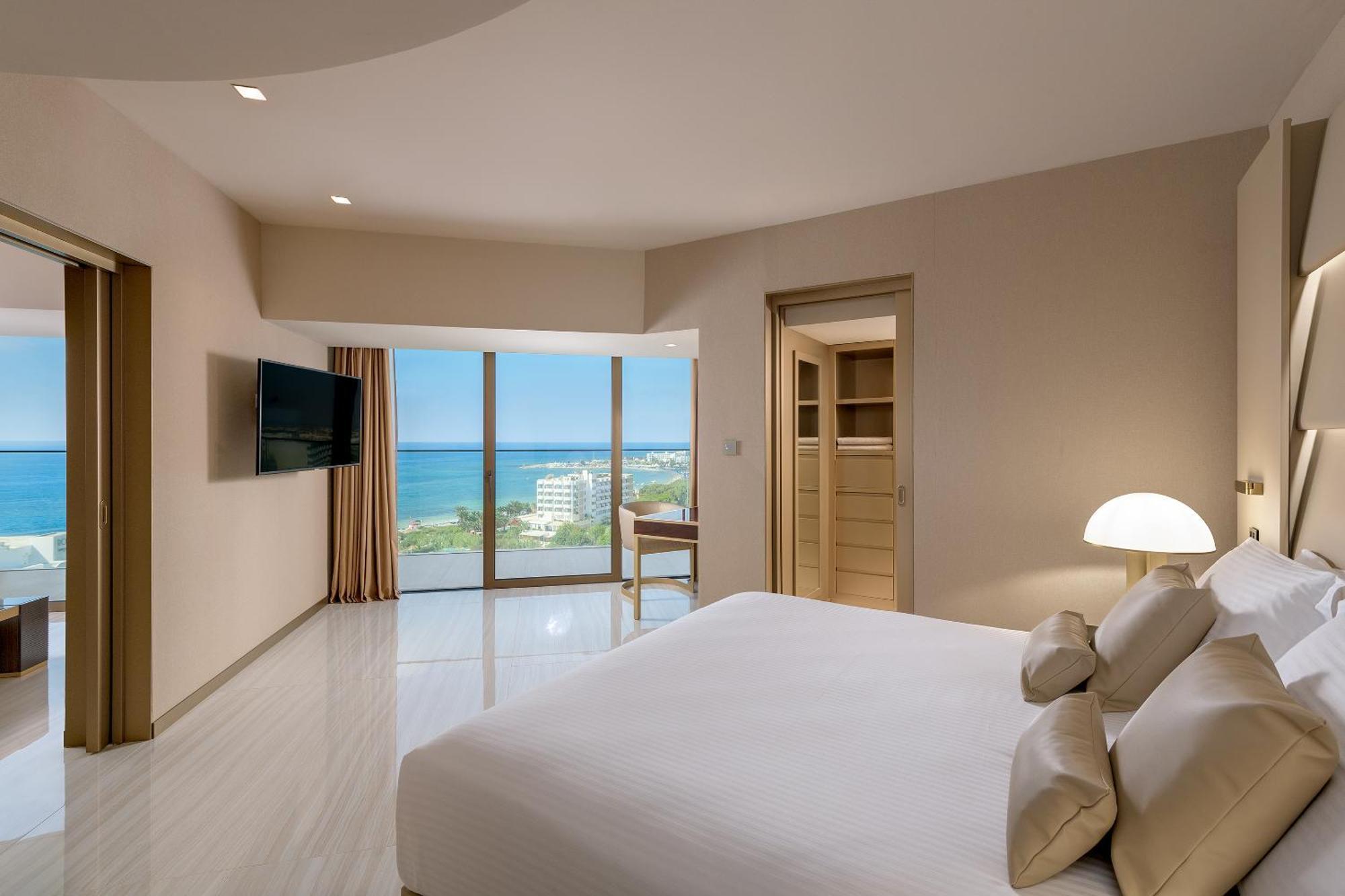 Signature Suite with Sea View,1433794609:JPEG