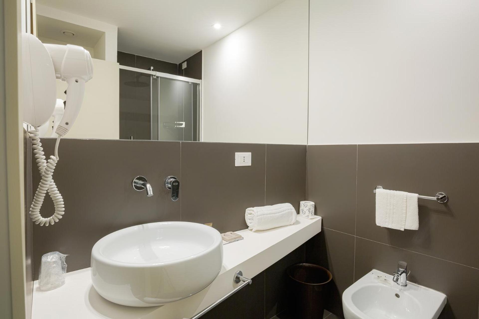 Standard Double Room,1437734041:JPEG