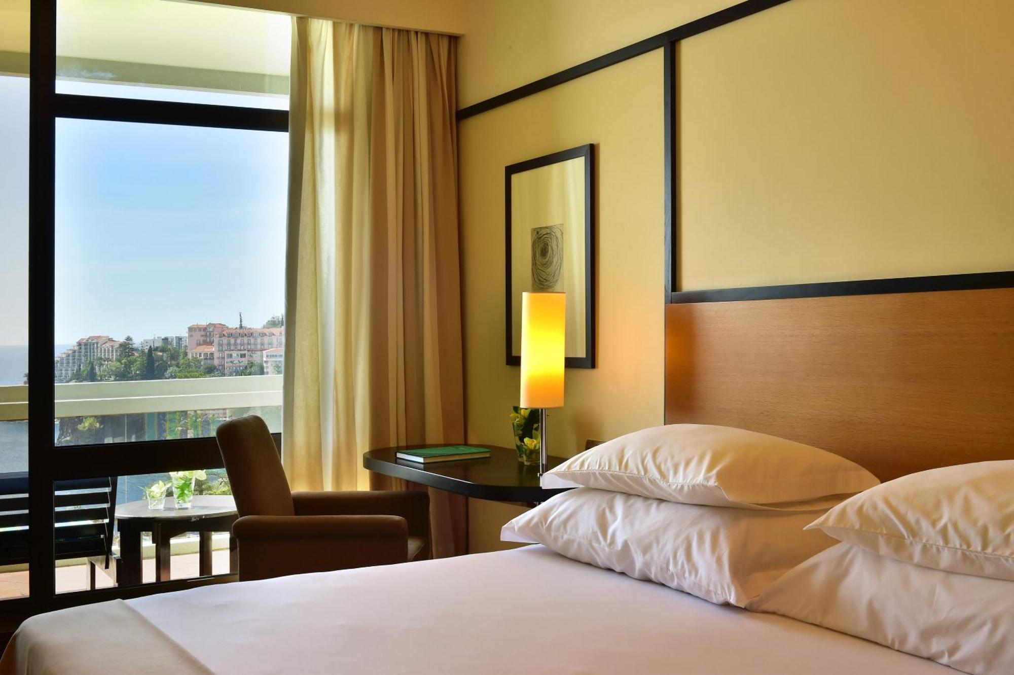 Classic Twin Room Partial Sea View