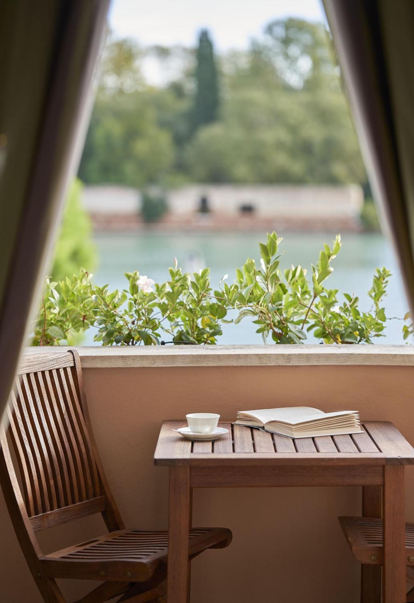 Premium Double or Twin Room Balcony Lagoon View