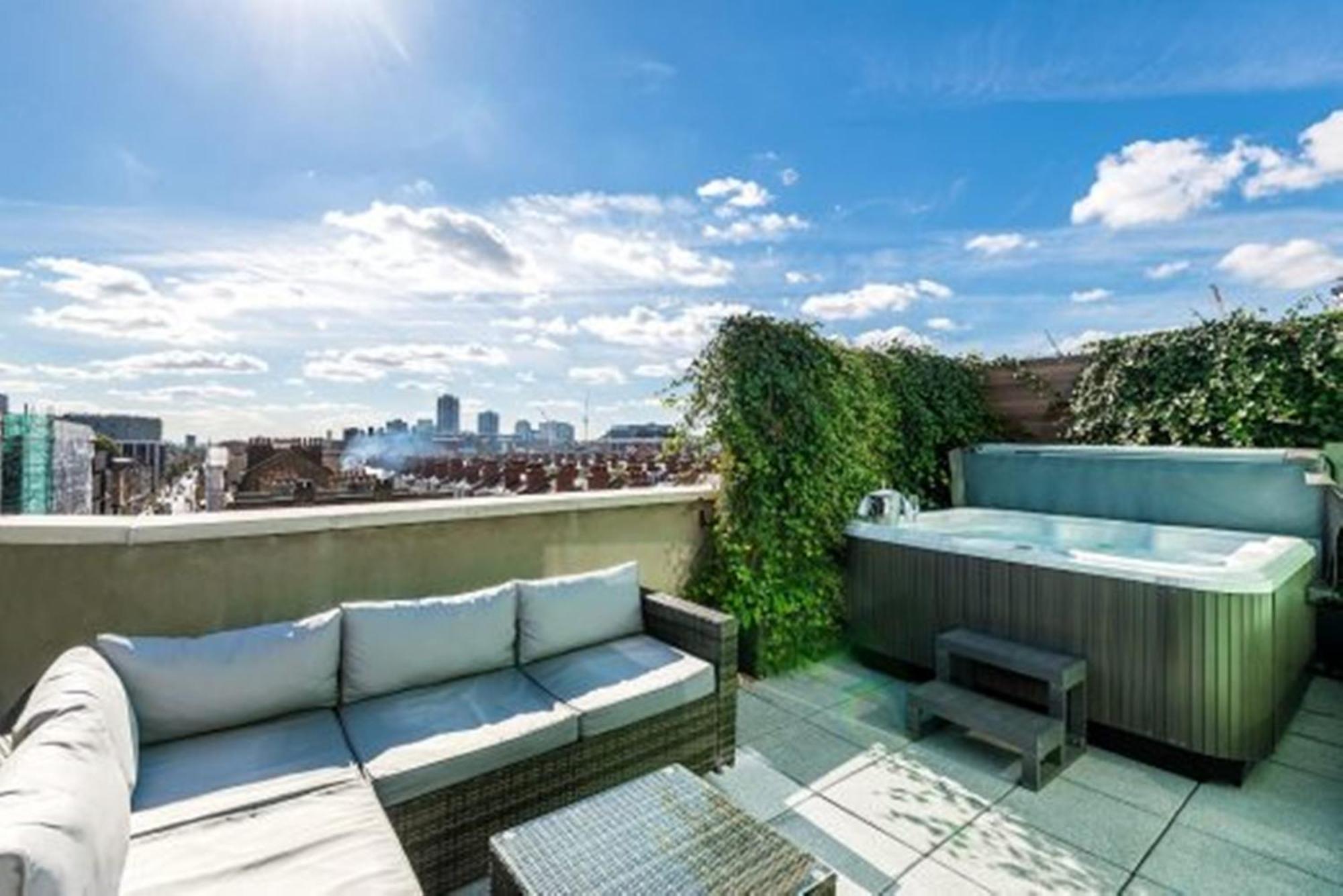 Habitación Doble Deluxe con terraza y bañera de hidromasaje