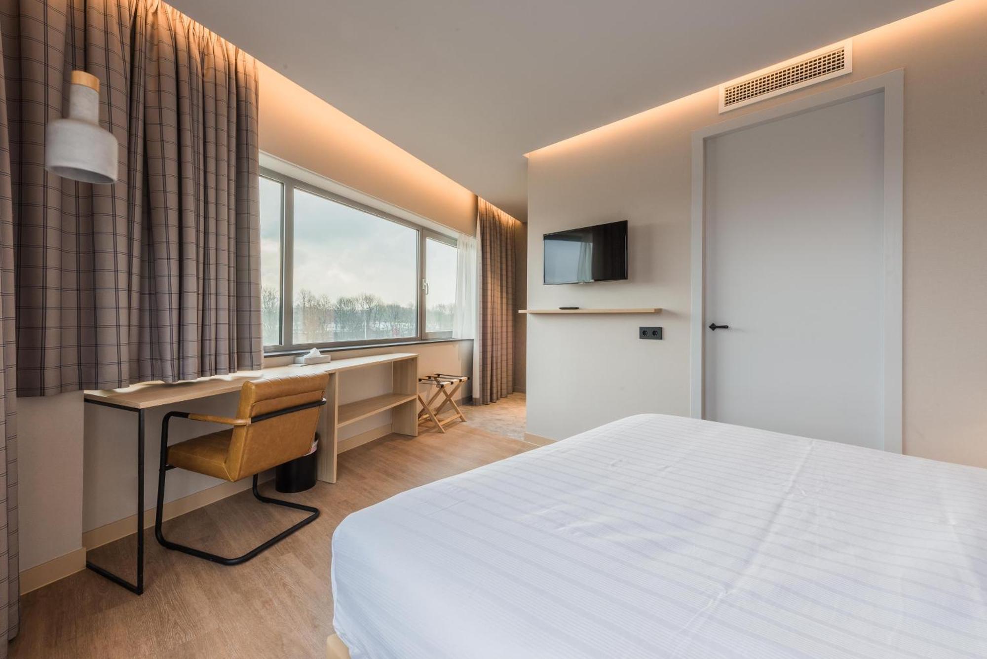 Quarto Deluxe com Cama de Casal ou 2 de Solteiro